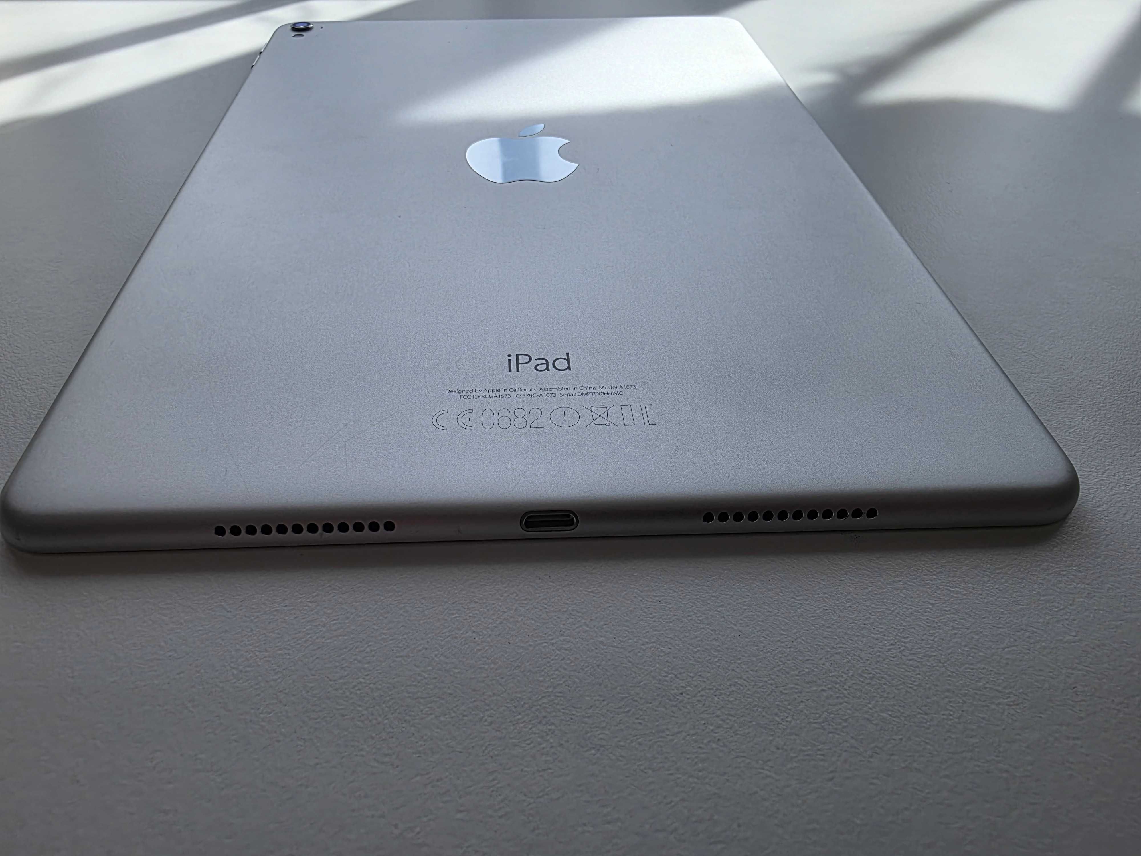 Tablet Ipad Pro 9.7 cali 32GB WI-FI  A1673 Srebrny Bateria 100%