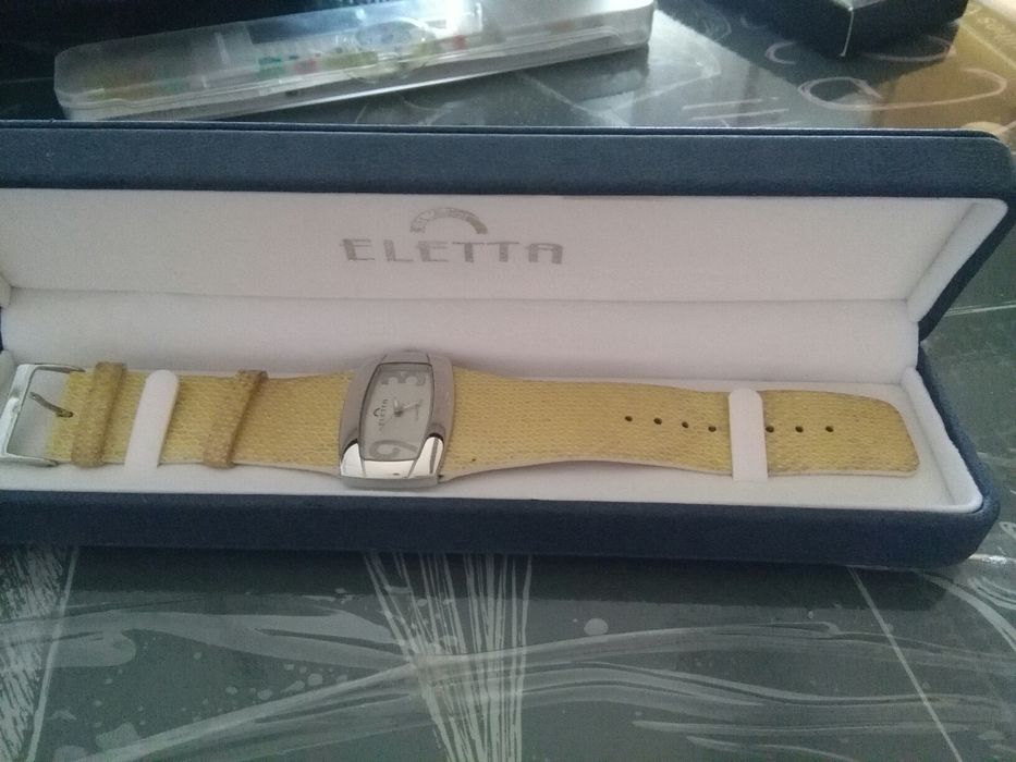 Relógios Eletta  como Novos