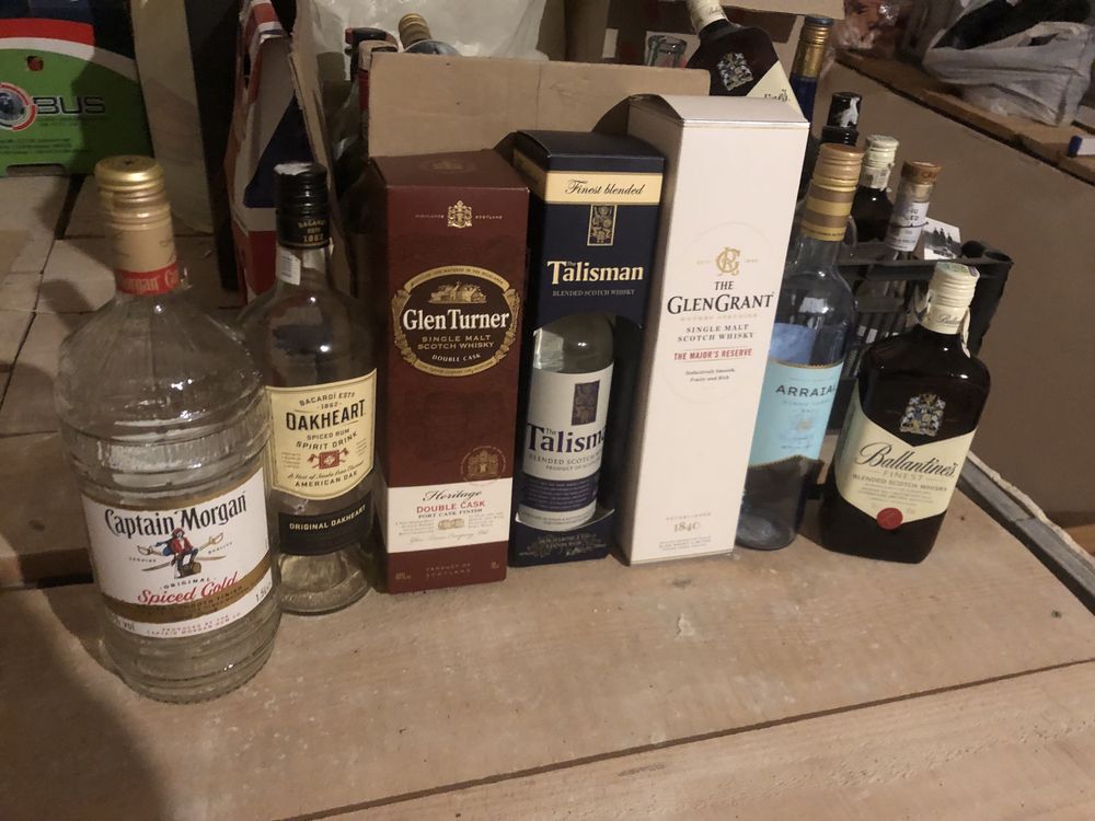 Продам пустые бутылки для коллекции