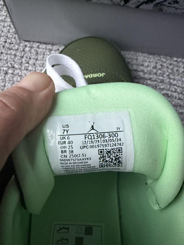 Buty chłopięce Jordan DAY1 EO (GS) r. 40 Nowe Oryginalne Khaki