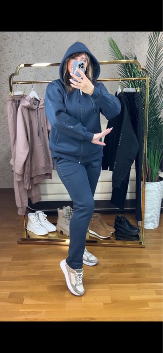 Утеплені жіночі костюми