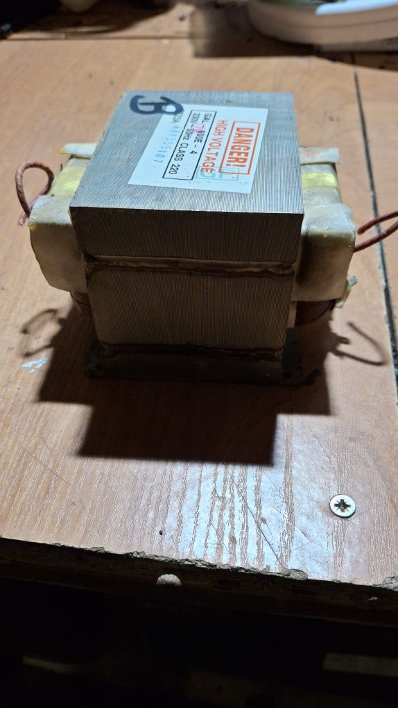 Transformator z mikrofalówki 800w