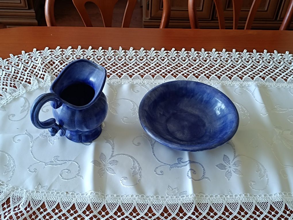 Dzban i miska na wodę kobaltowo-niebieskie