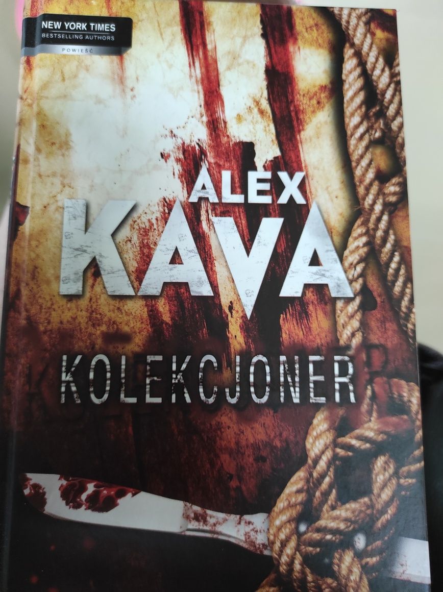 Alex Kava, Kolekcjoner