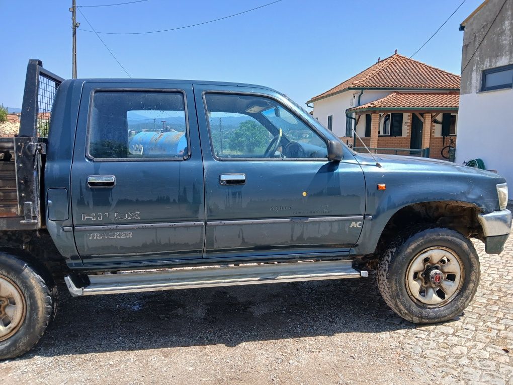 Carrinha 4×4 Toyota hilux