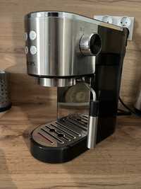 Kolbowy ekspres ciśnieniowy do kawy espresso Krups Virtuoso
