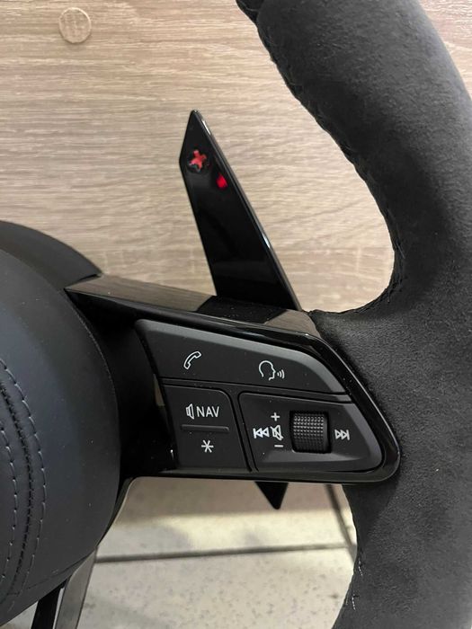 Volante Audi A3 8V A4 B8 TT 8J Q3 Q5 (S-Line / RS) Estilo R8