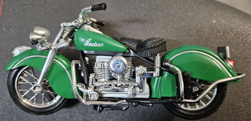 Miniatura moto Indian Four