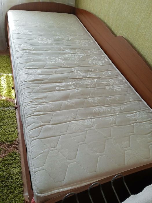 Продам ліжко у відмінному стані