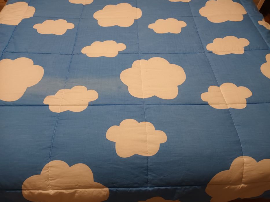 Edredon nuvens para cama de criança