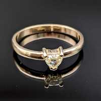 Pierścionek zaręczynowy  złoty z naturalnym diament w kształcie serca