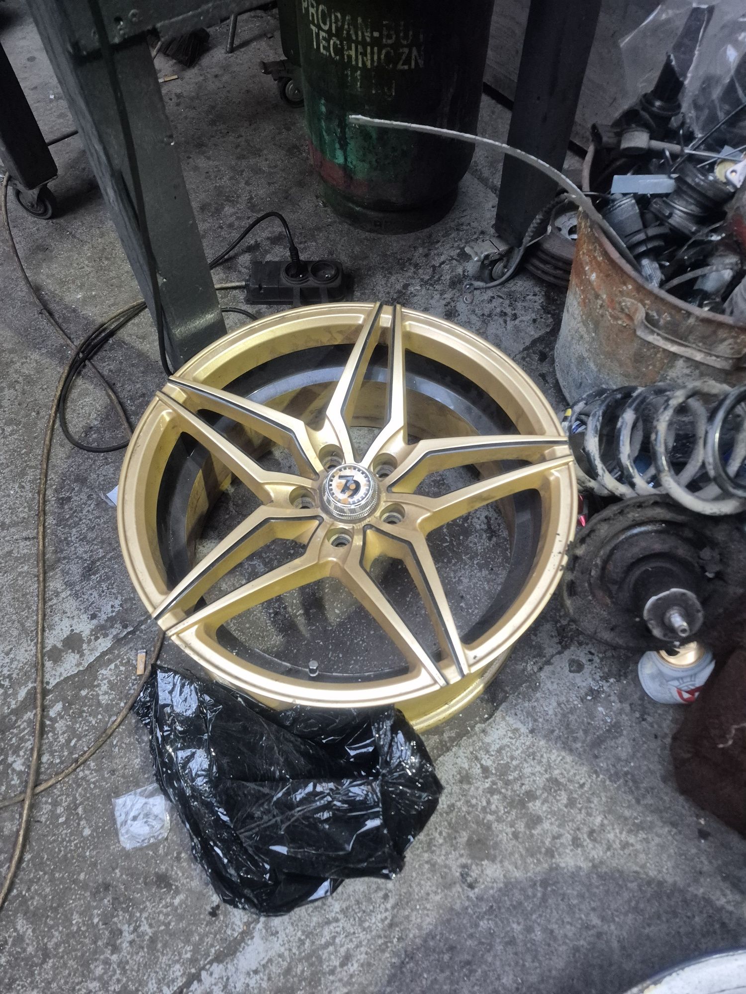 Felgi aluminiowe seventy9 5x112 18