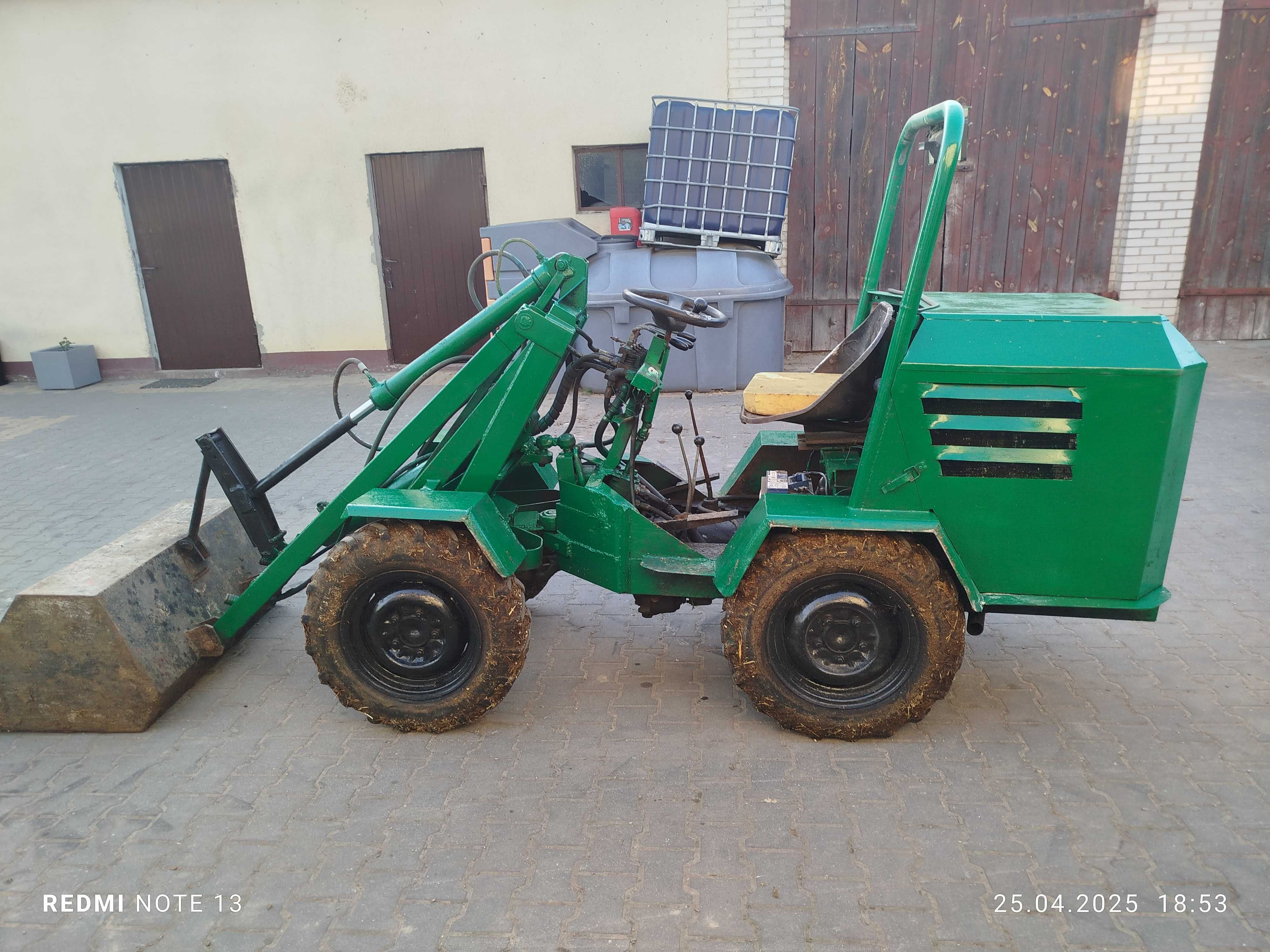 Sprzedam mini Ładowarkę   szer 1 m 4x4