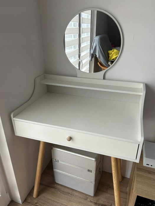 NOWA elegancka toaletka kosmetyczna makijaż z lustrem biała