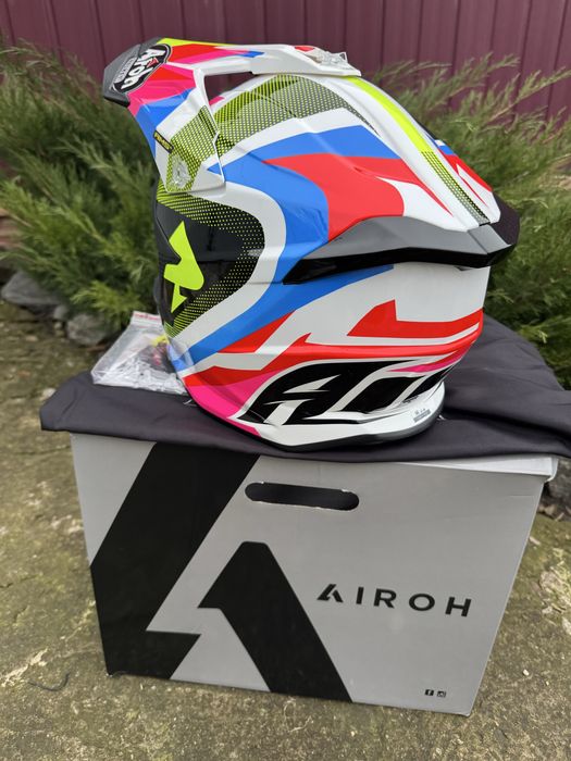 Мотошлем кросс ендуро Airoh Stryker розмер М57-58