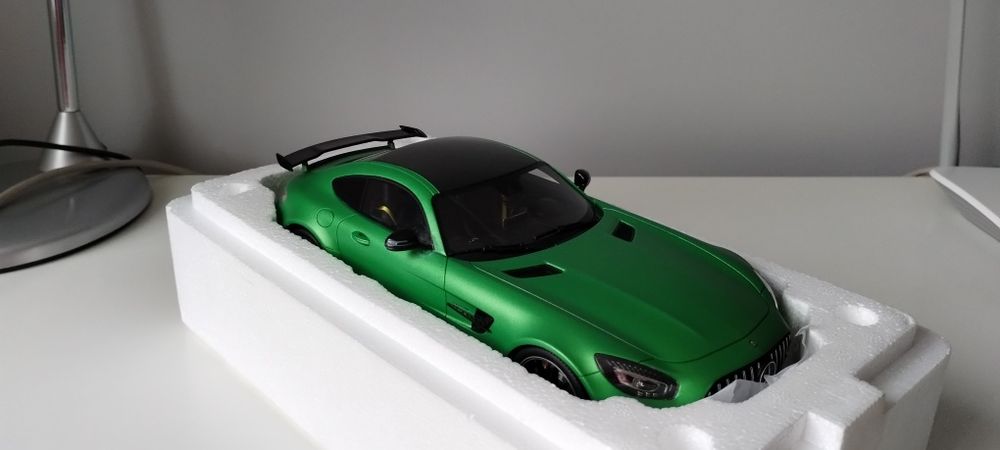 Model Mercedes AMG GT R 1:18 GT Spirit