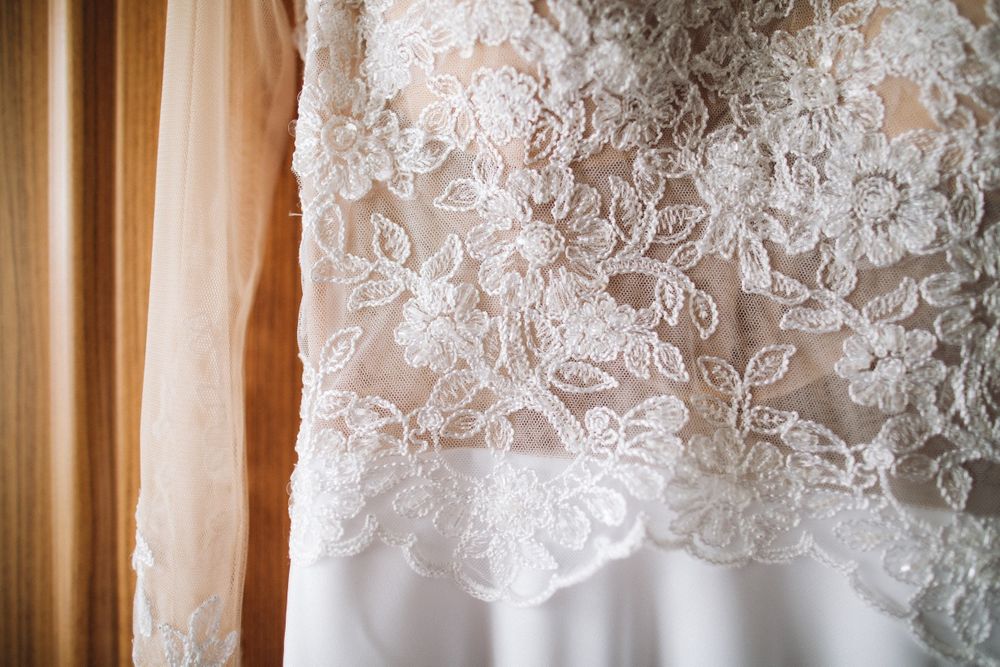 Suknia biała raz założona