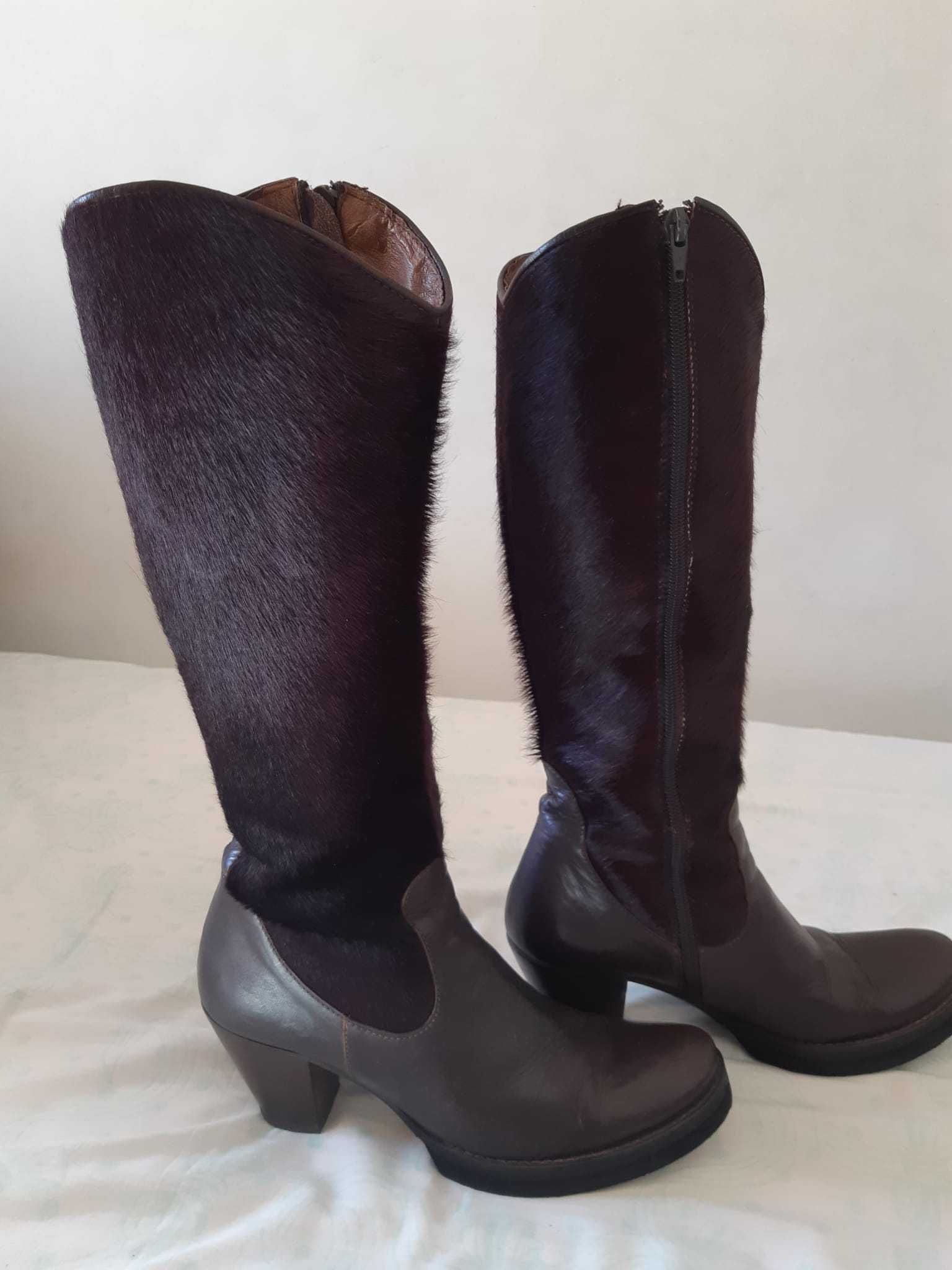 Bota de cano alto cor Bordeaux com pelo nº38