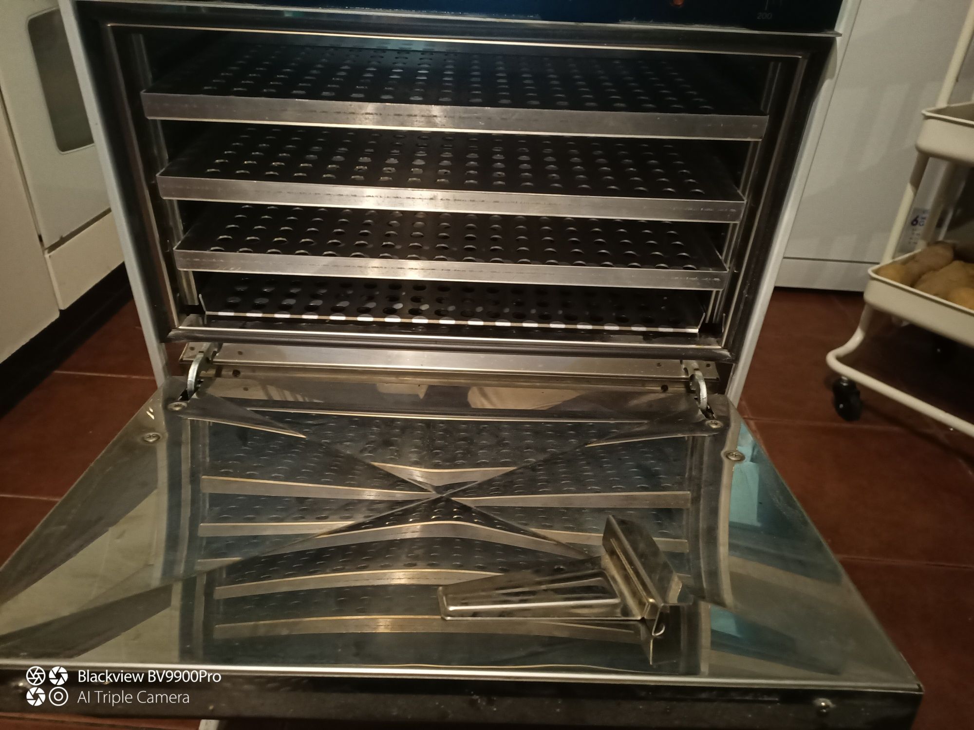 Um ótimo forno com interior inox