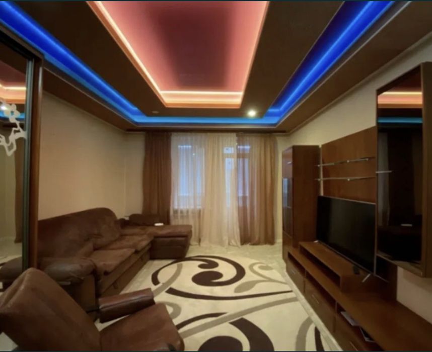 Продается уютная и просторная 2к /квартира Сталинка ,в Центре города!