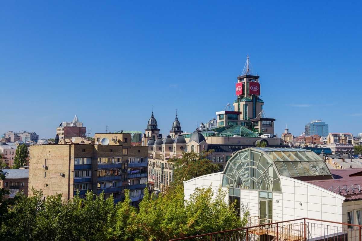 Оренда 4-х кімнатної квартири в м.Києві  вул.Кропивницького 16