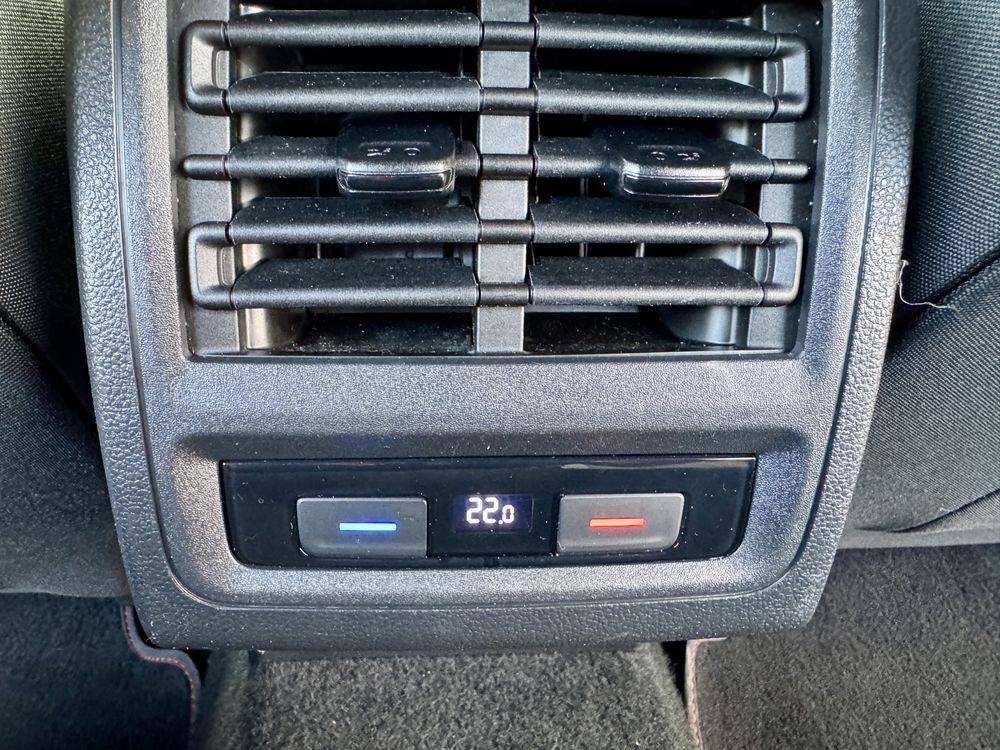 Volkswagen Golf GTI Official