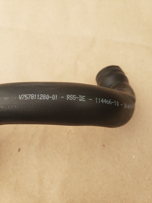 Патрубок картерних газів