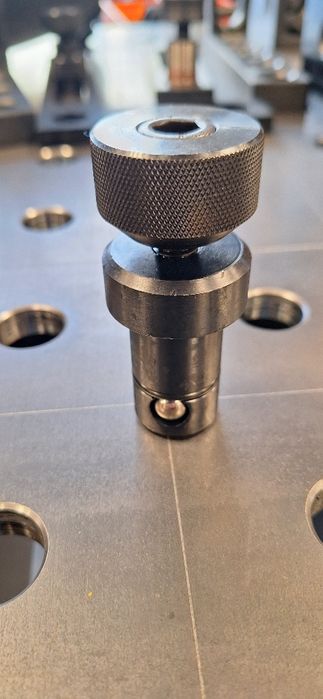 Trzpienie piny do stołów spawalniczychych 28 mm