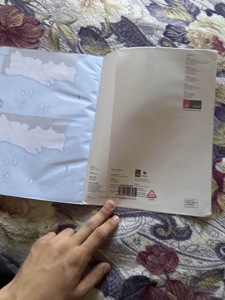 Livro de Geografia (Mapa Mundo) 9 ano