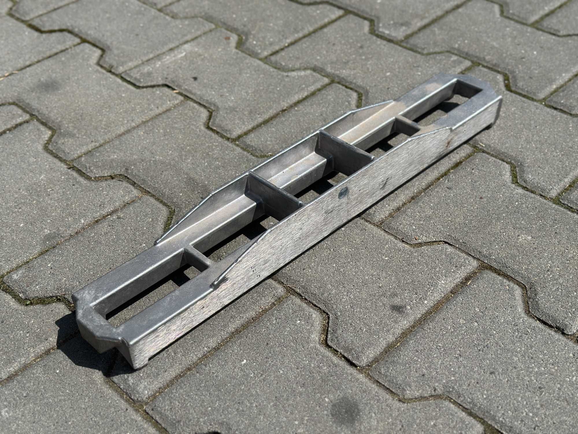 A328. Ustawiacz noży w grubościówce 490 mm