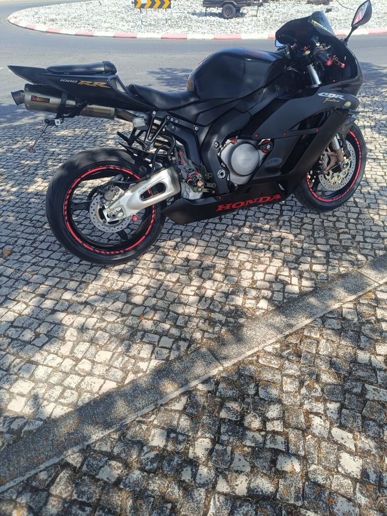 Moto CBR 1000rr ano2005, toda revisada óleo, filtro de óleo