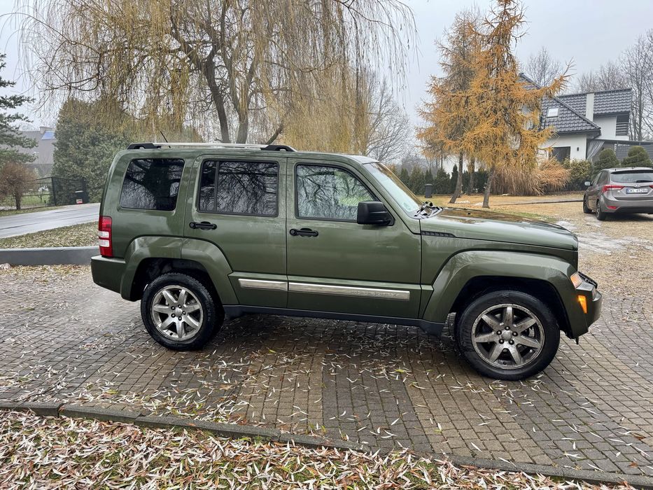 Jeep Liberty 3.7 V6 210km automat 4x4 tylko 123tys przebiegu bdb stan