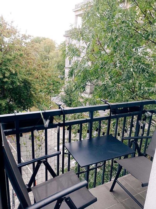 Obok Pl. Hallera - idealne dla pary - z balkonem