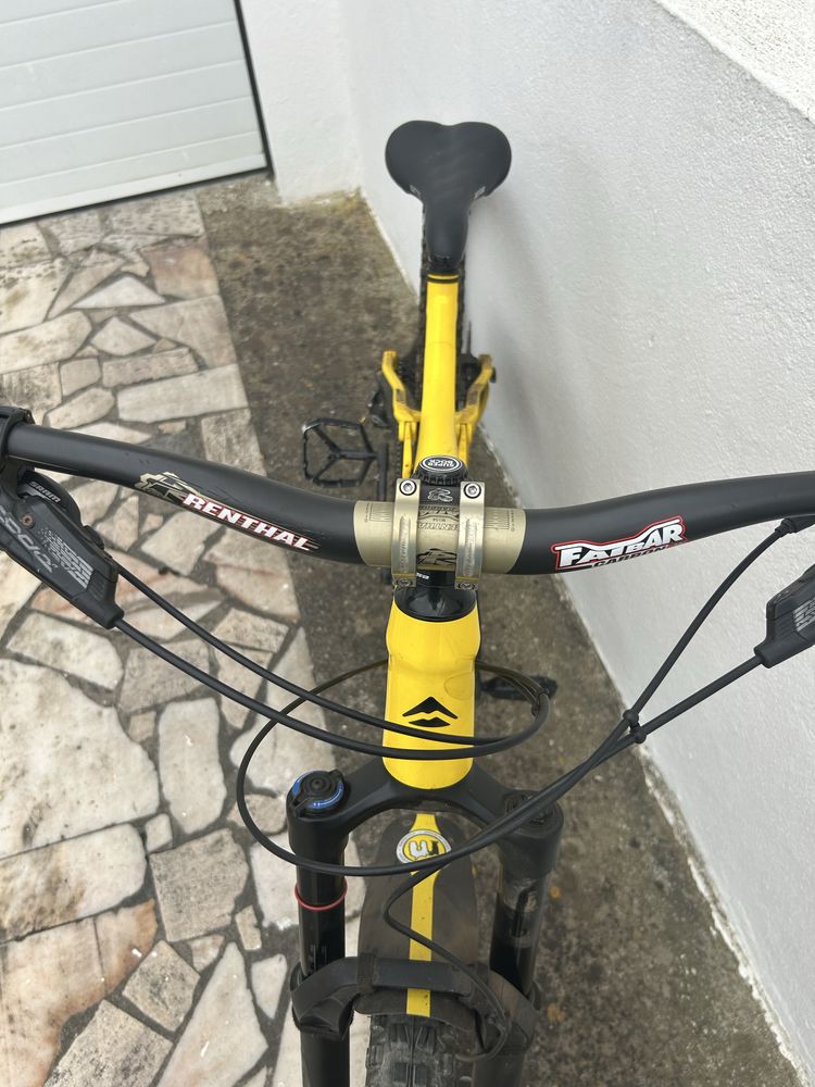 Bicicleta de enduro