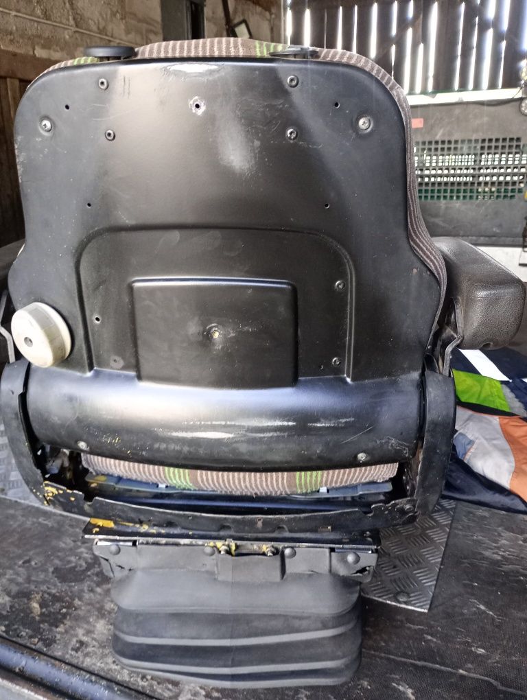 Siedzenie John Deere grammer msg 95 pneumatyczne 12v obrotowe