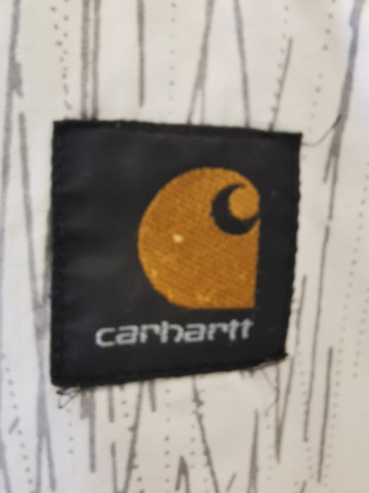 Blusão Carhartt c/capuz (Tamanho M / L)