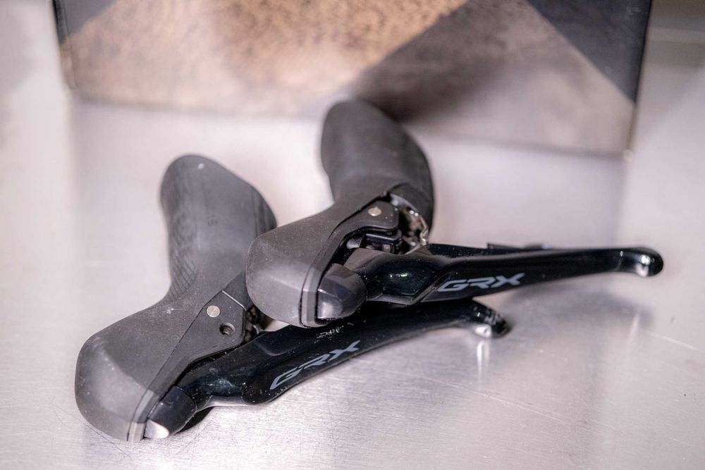 Klamkomanetki Shimano GRX 400 2x10 zdjete z nowego roweru!