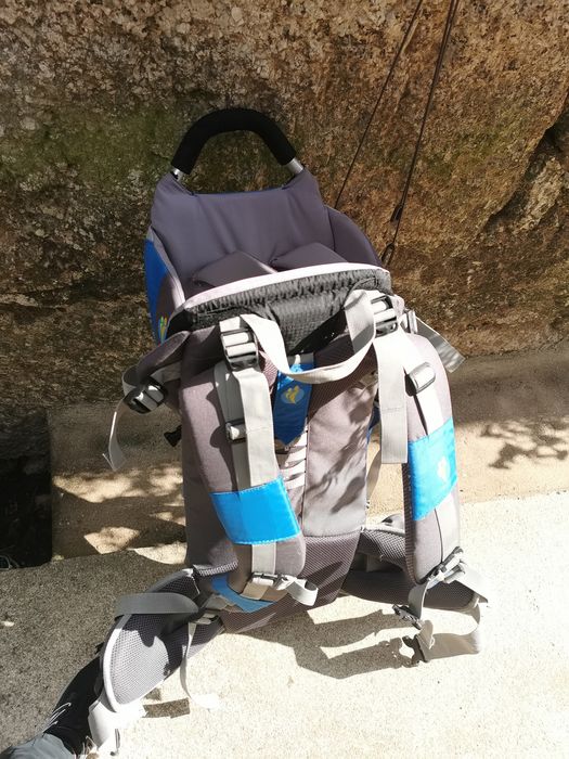 Mochila porta criança de caminhada da Little Life