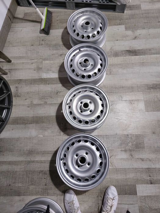 5 Jantes Originais GTA Campagnolo 14x6 Magnésio com pneus