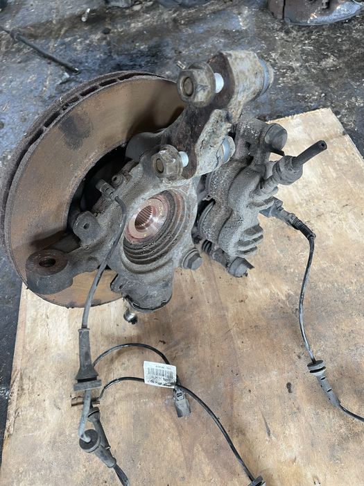 Поворотний кулак рено мастер 3. Ступиця мастер 3. Цапфа мастер 3