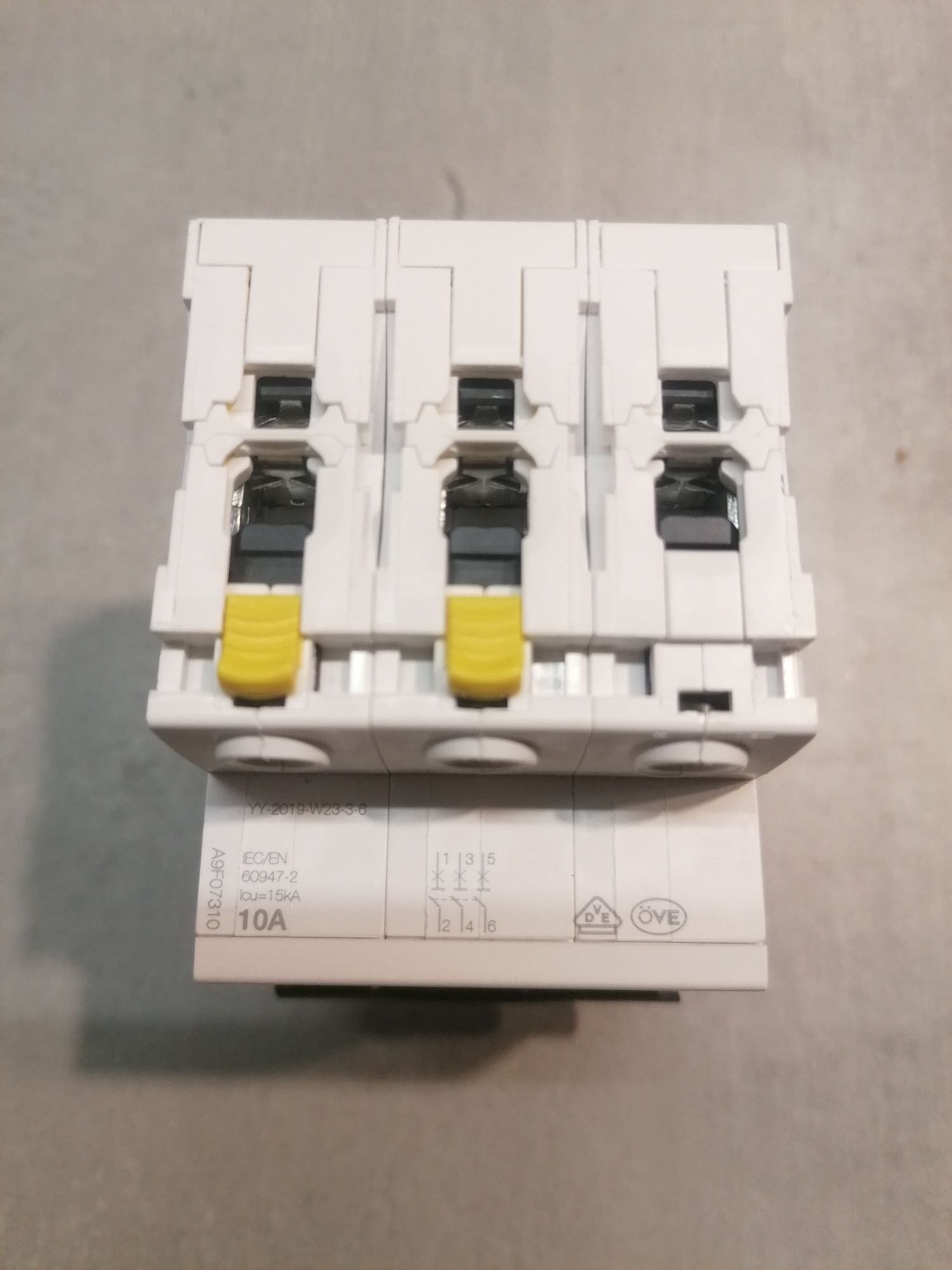 Wyłącznik nadprądowy iC60H 3P C10A Schneider Electric