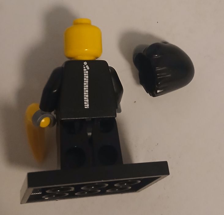 Lego minifigures seria 3 goryl minifigurka człowiek w kostiumie