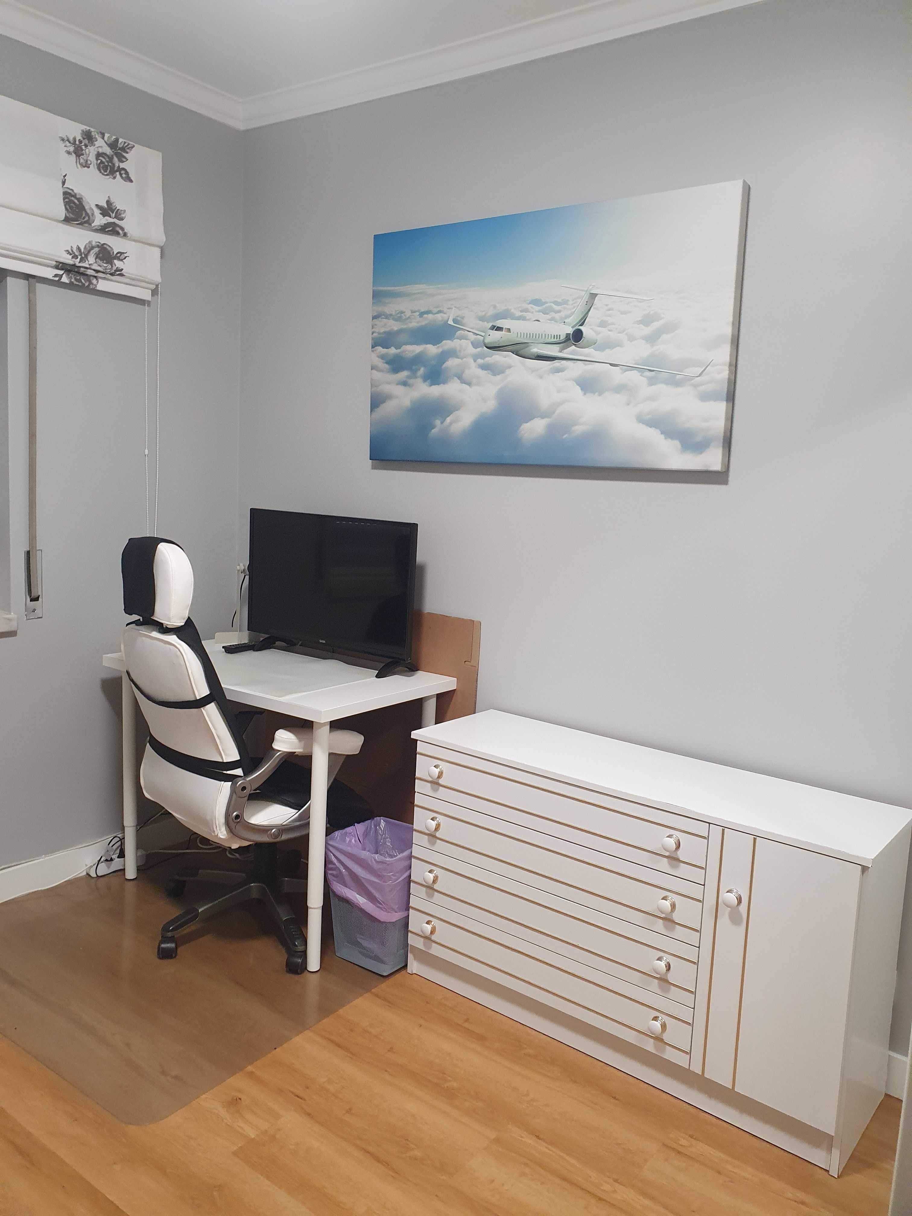Quarto estudantes de aviação