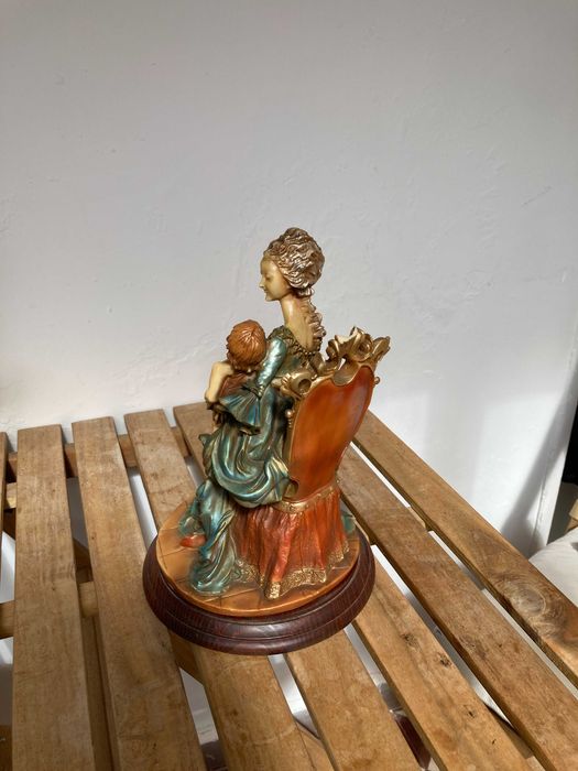 Escultura Vintage - Figura Materna com bebé - Detalhes impressionantes