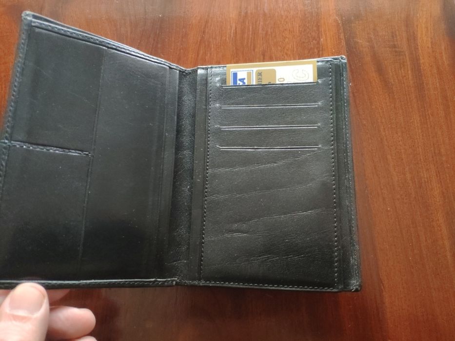 Carteira de homem em pele preta (novo)