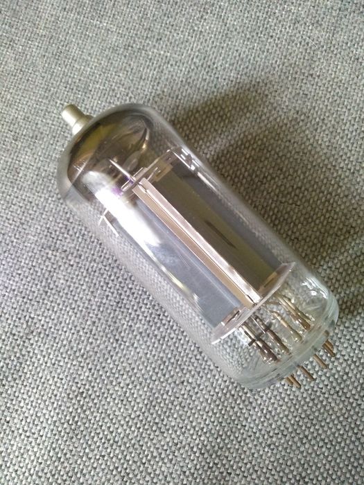 Lampa radziecka 6P45C