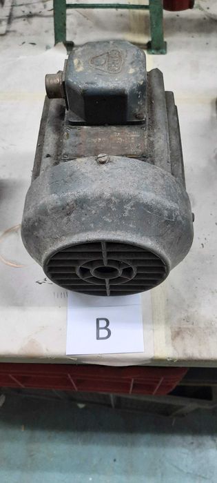 Motor Eléctrico Trifásico (B) -- 1.5 Cv -- 2750 rpm