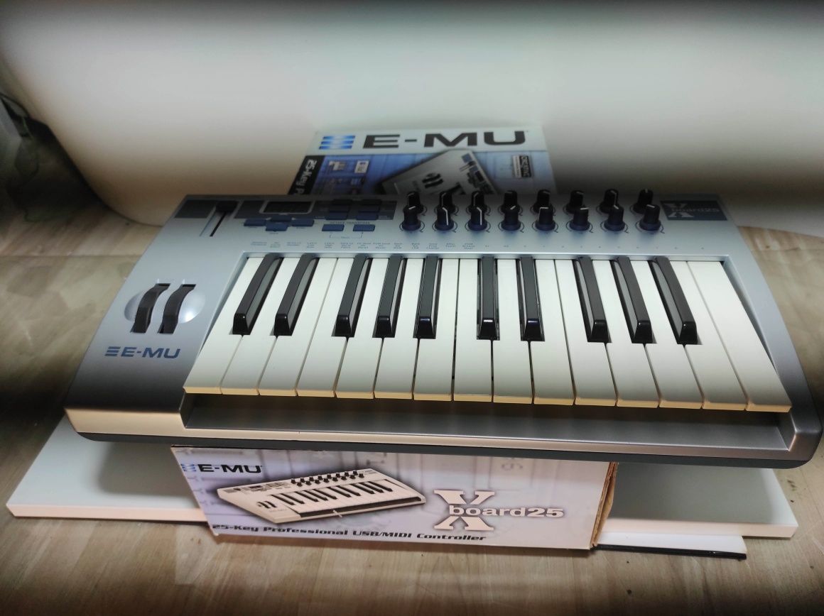 E-mu X board 25 klawiatura MIDI