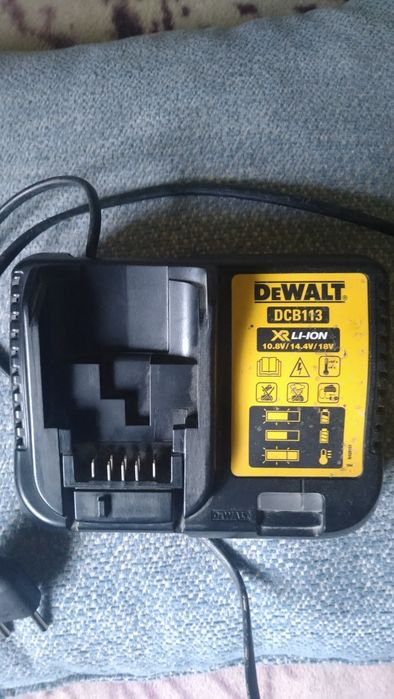 Зарядні пристрої DeWalt