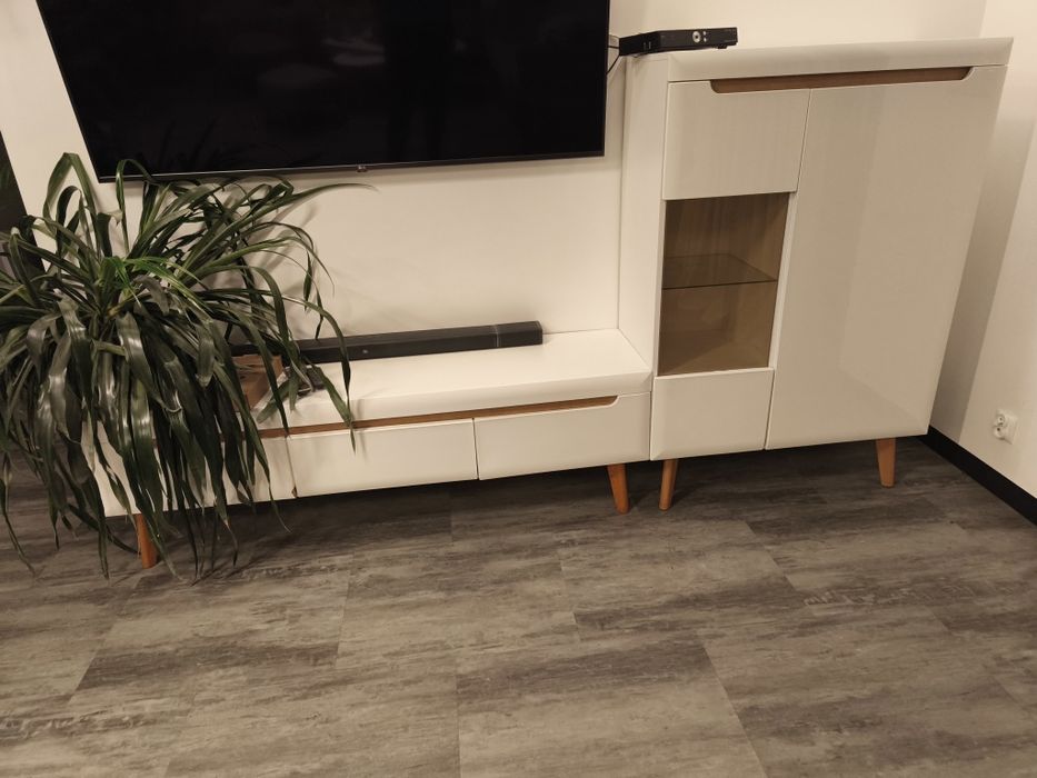 Witryna szafka rtv komoda  nowoczesna